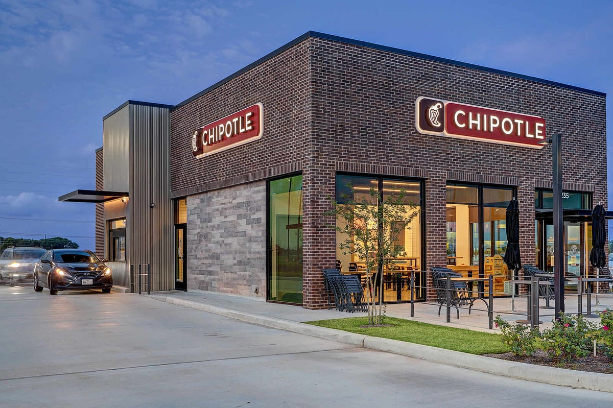 Full view of a Chipotle restaurant in Houston, TX, emphasizing GSD Construction’s professional renovation